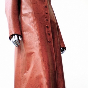 mlr_womanbraunleatherjacket